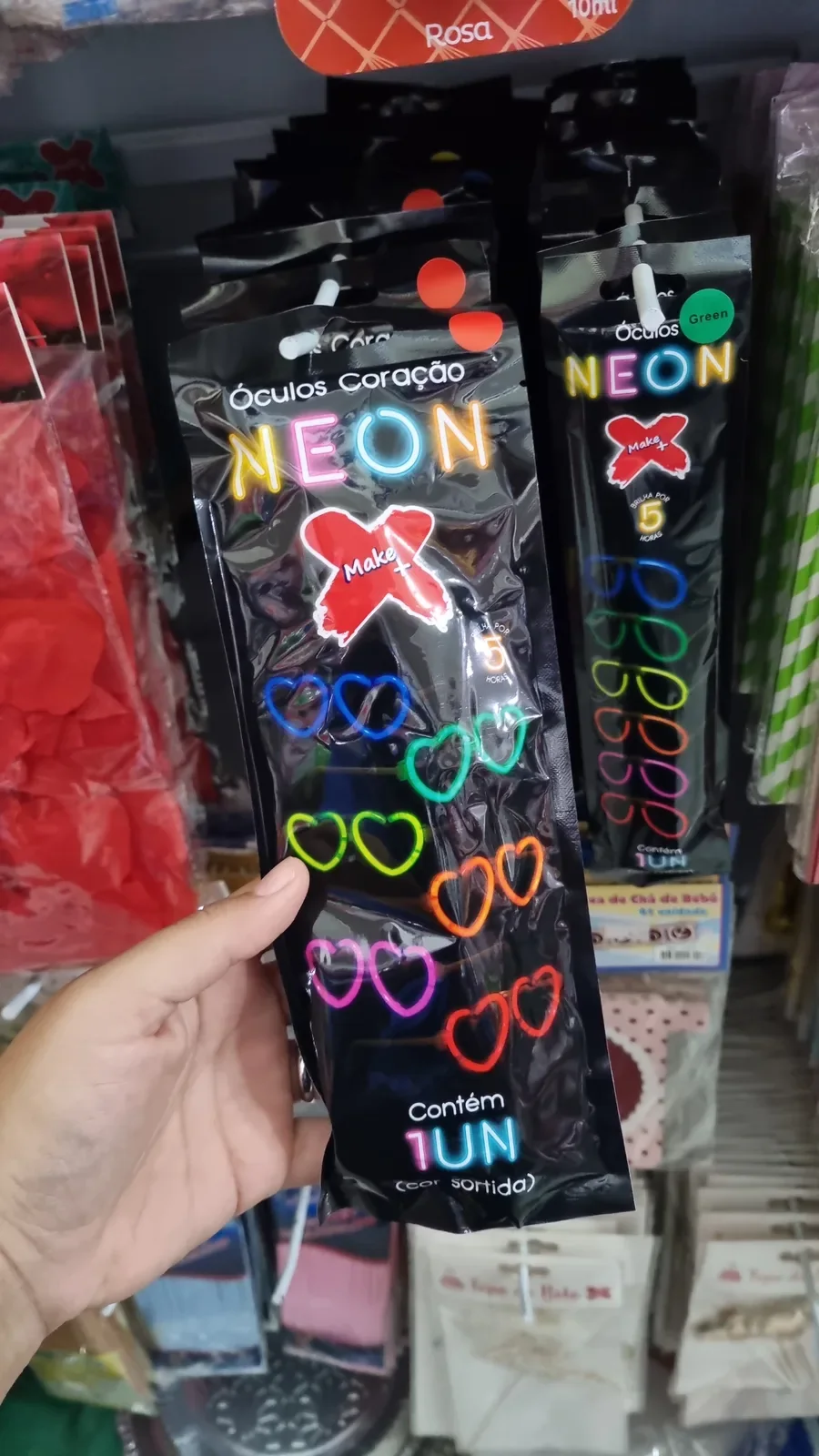 Oculos coloridos neon na Papelaria Popular em Vilhena