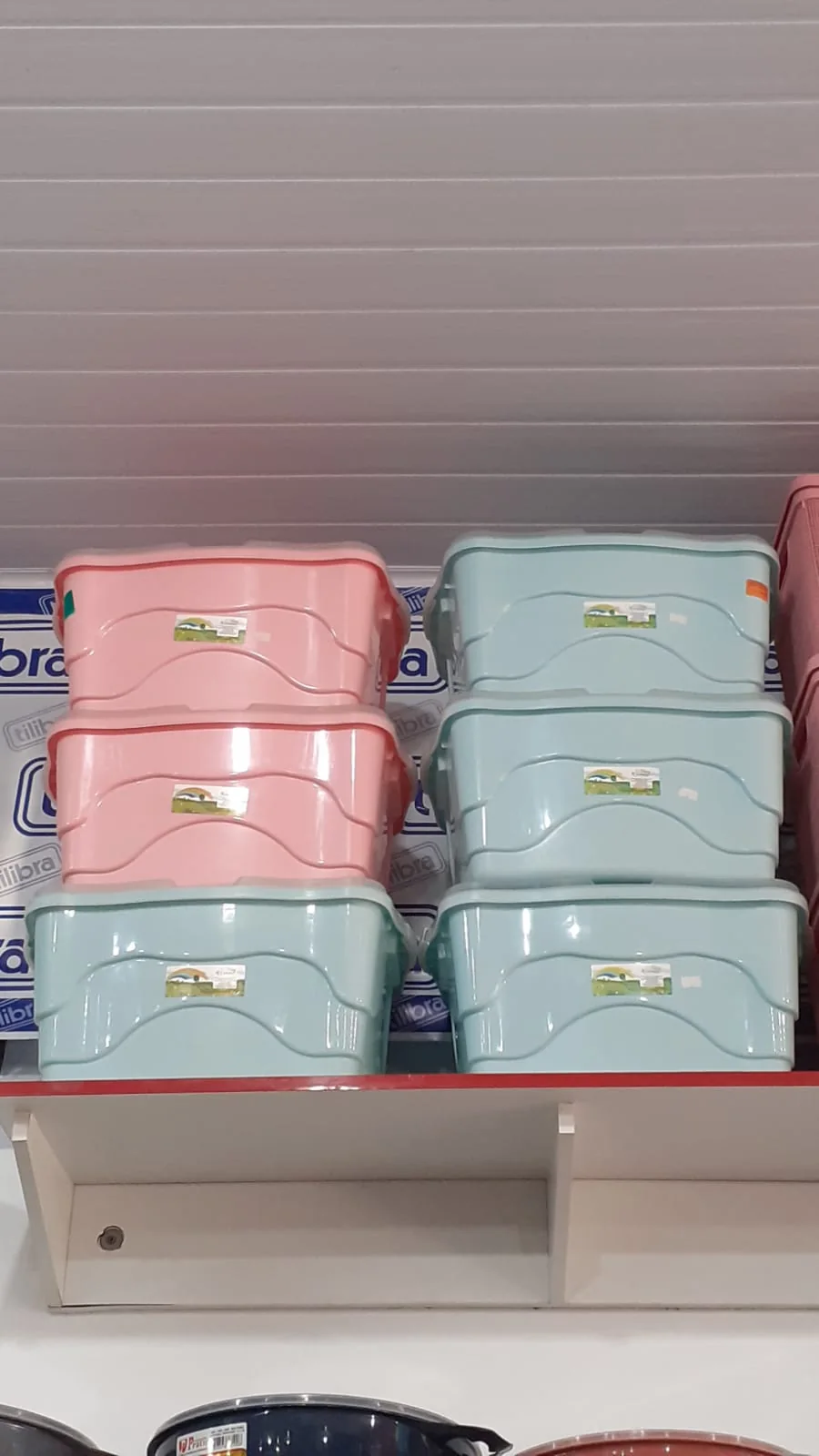 Caixas organizadoras plásticas na Papelaria Popular em Vilhena